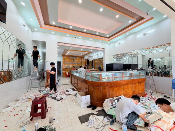 cắt gương kính theo yêu cầu