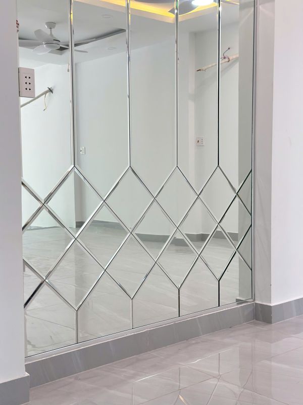 cắt kính phòng khách