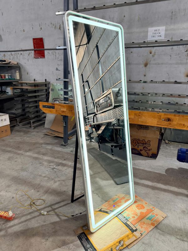 cắt gương led