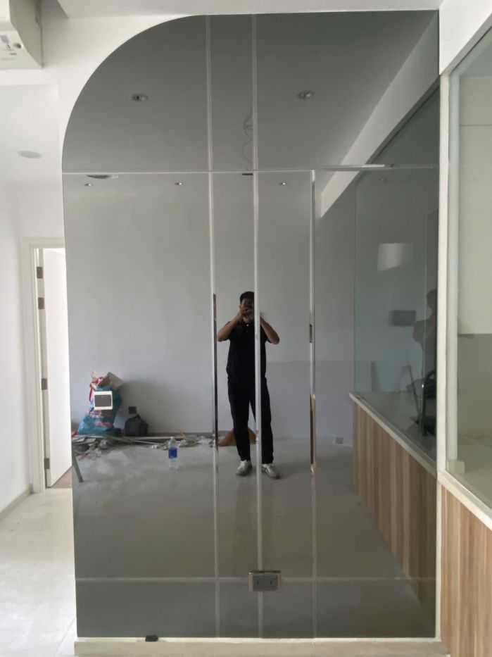 gương màu xám khói