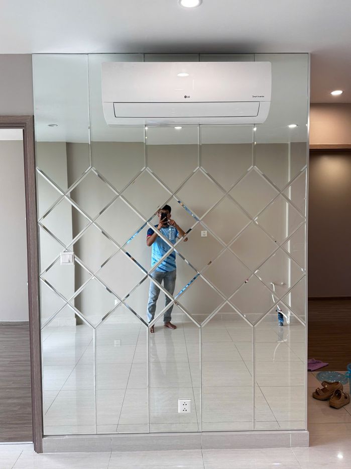 Kính thủy phòng khách